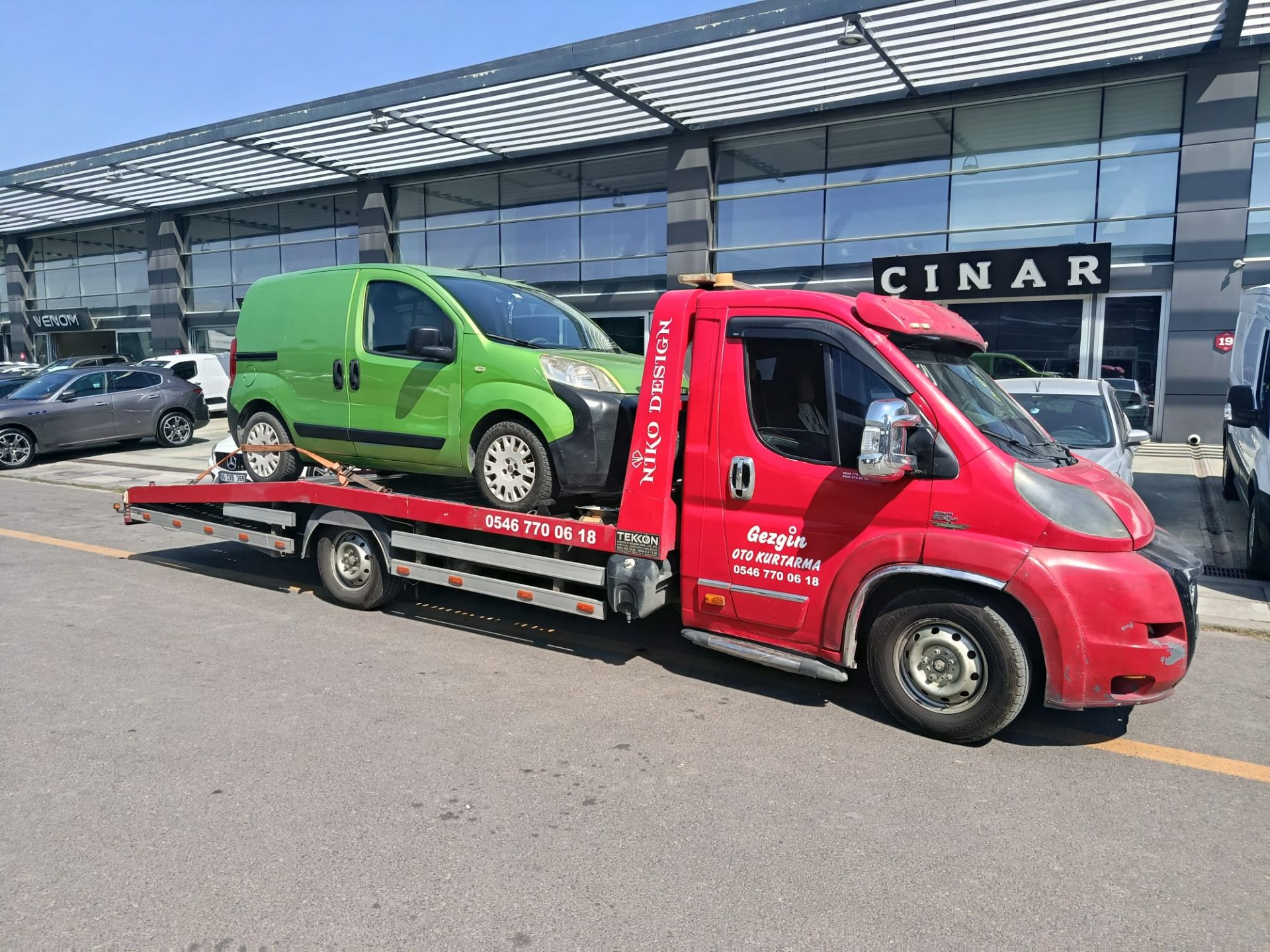 Yolda Kalan Araç Sahipleri İçin Hayat Kurtaran Yol Yardım İpuçları